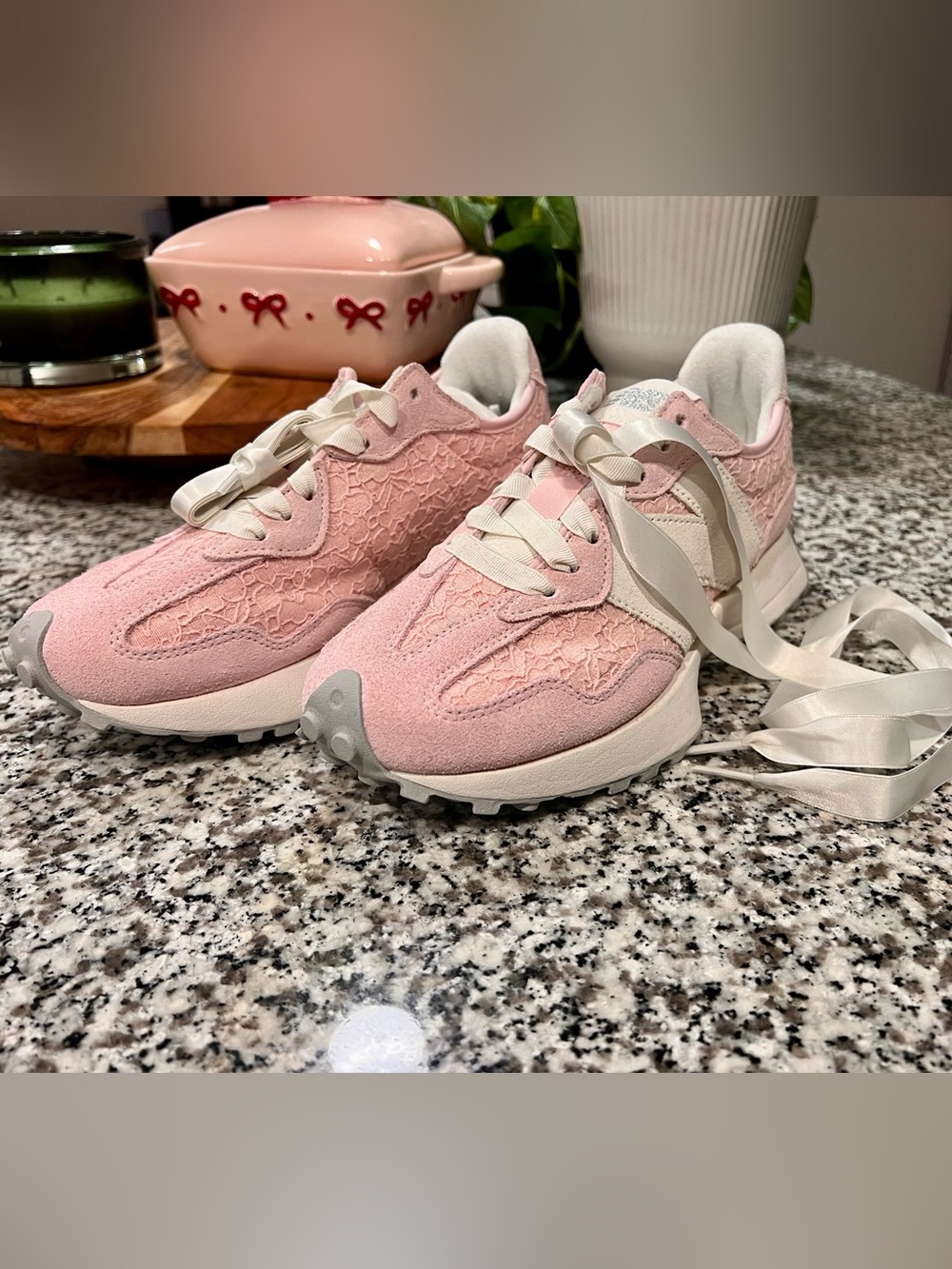 New Balance 327 Sneakers Gorgeous, never worn!